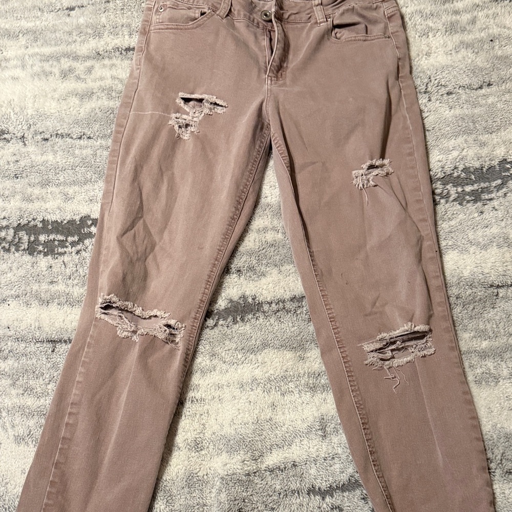 Rue21 Straight Leg Distressed Jeans in Mauve